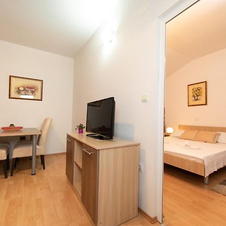Apartments Simovic Tučepi Екстериор снимка