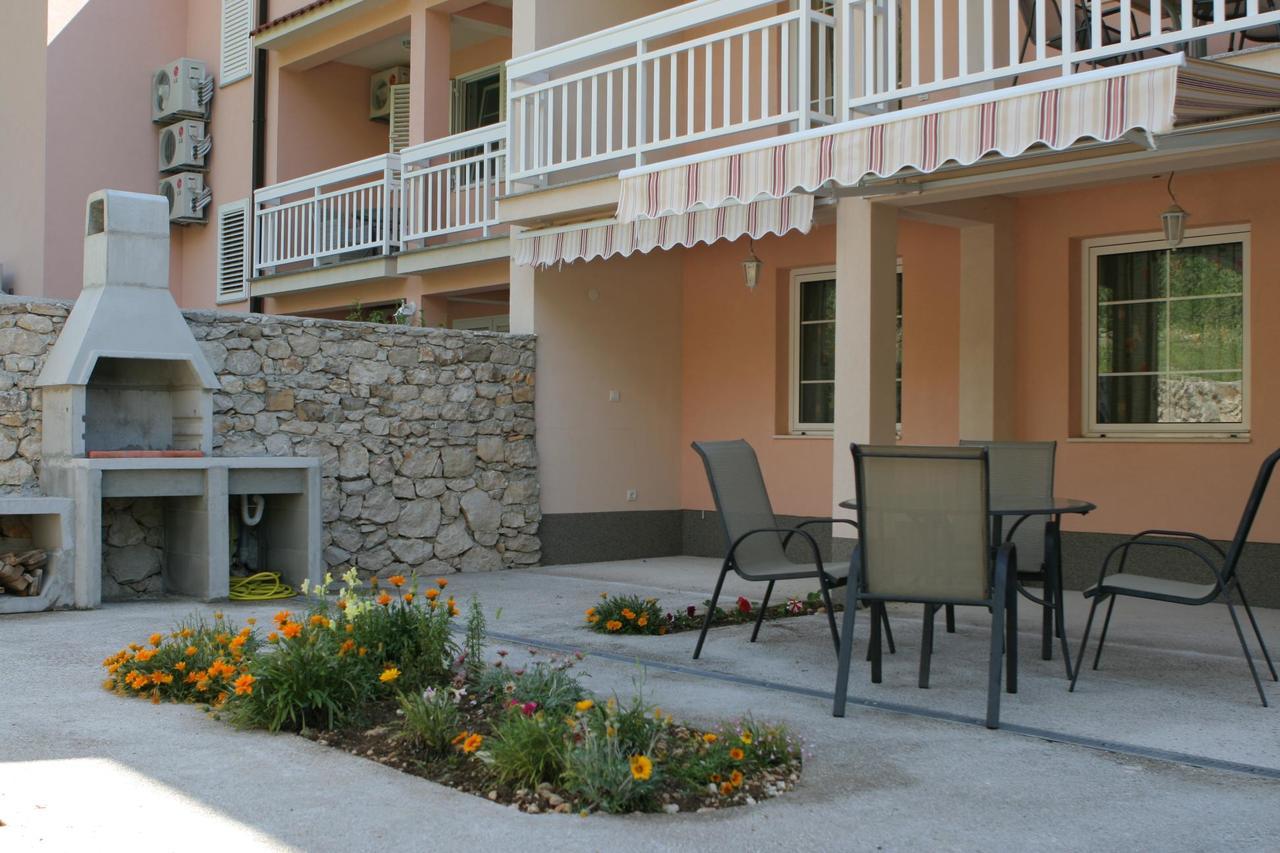Apartments Simovic Tučepi Екстериор снимка