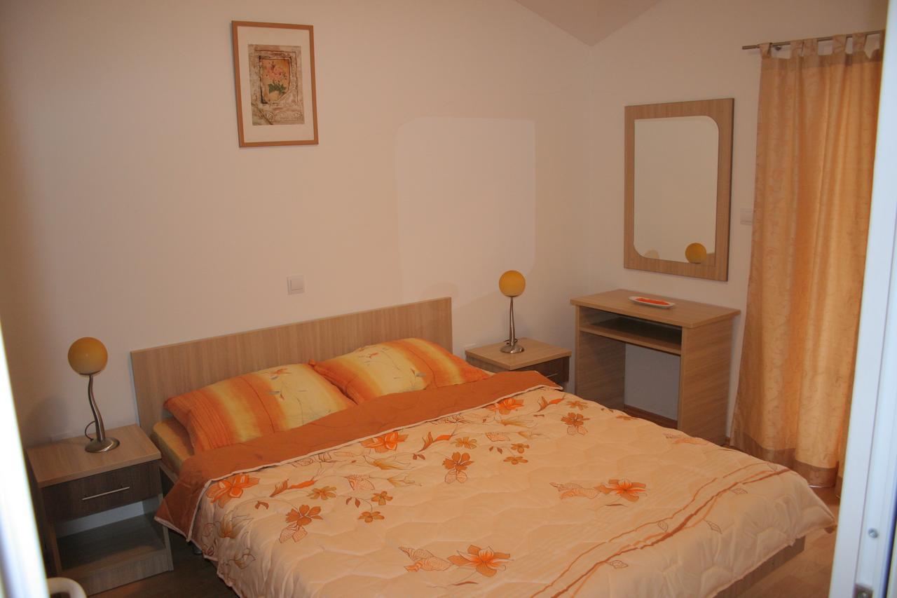 Apartments Simovic Tučepi Екстериор снимка