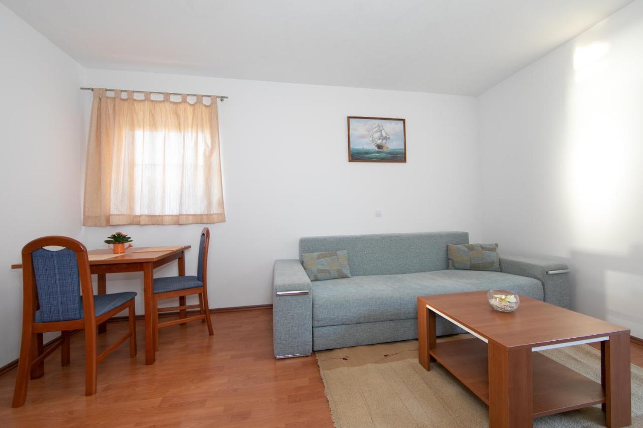 Apartments Simovic Tučepi Екстериор снимка