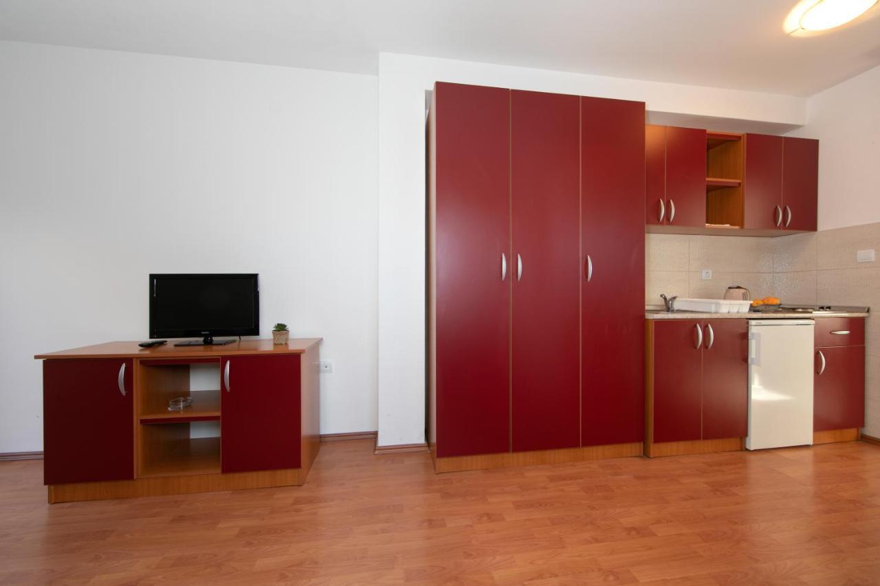 Apartments Simovic Tučepi Екстериор снимка