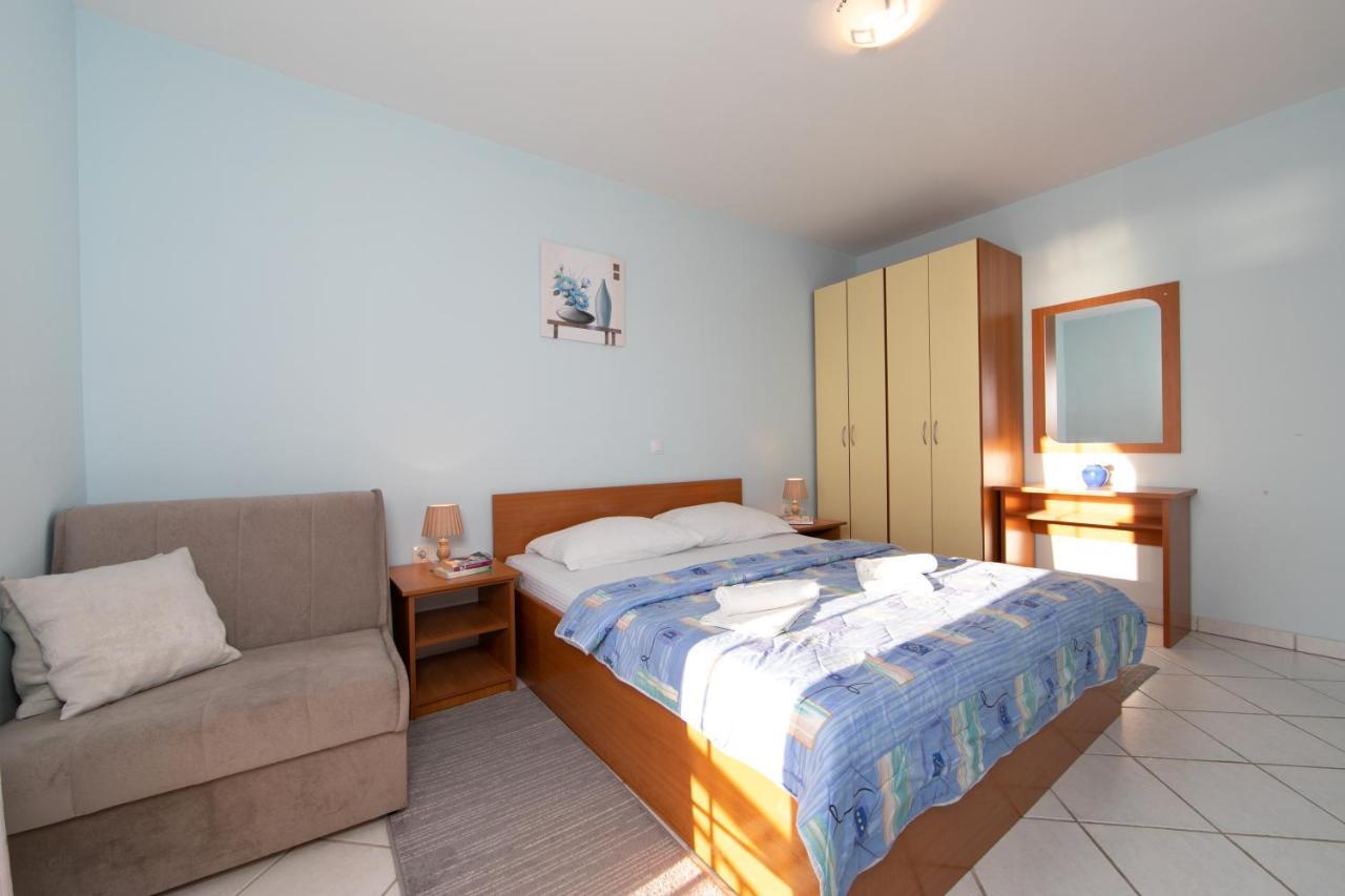 Apartments Simovic Tučepi Екстериор снимка