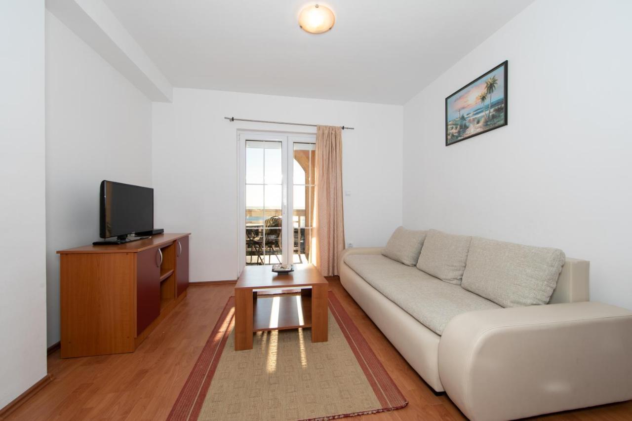 Apartments Simovic Tučepi Екстериор снимка