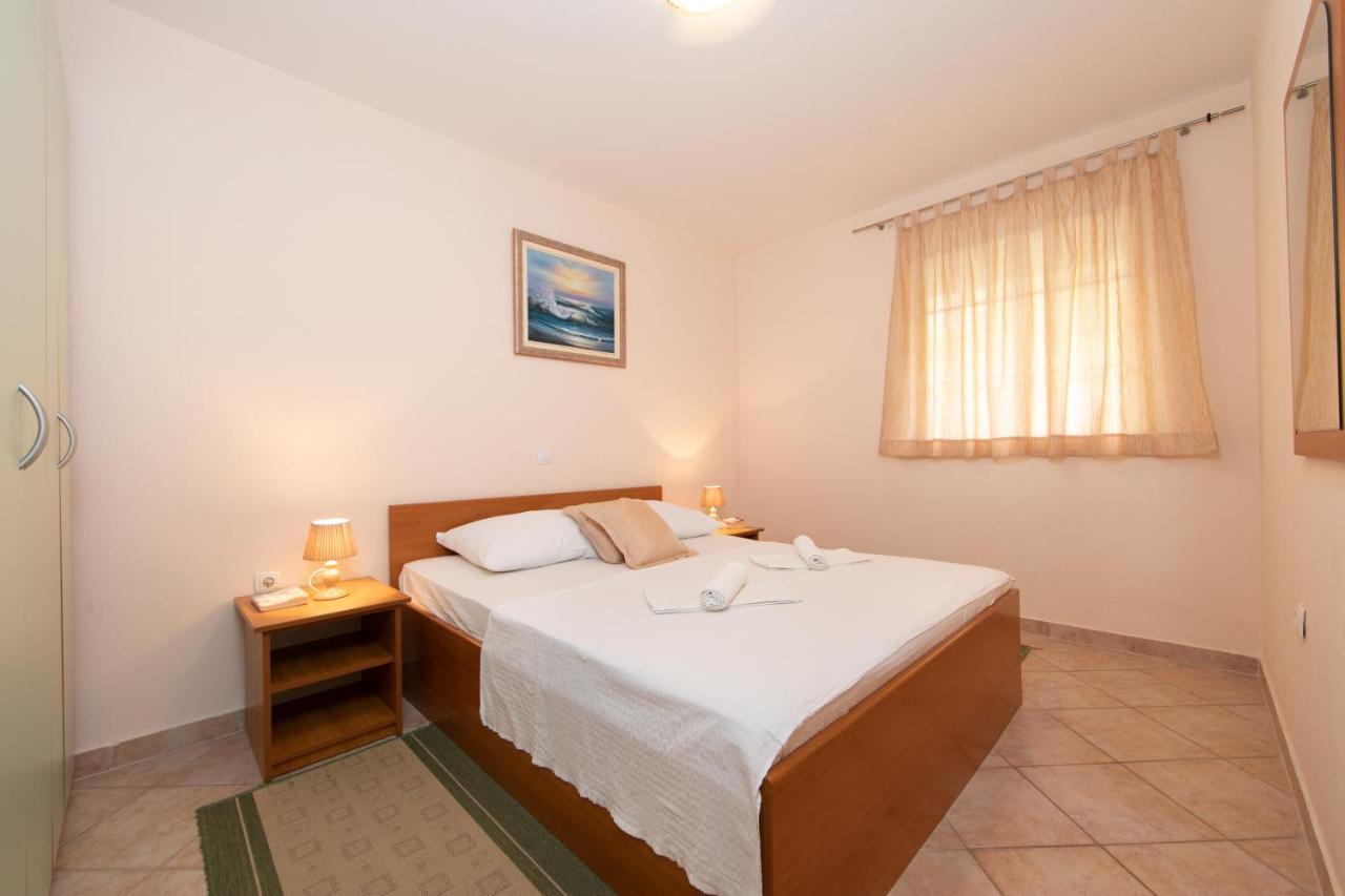 Apartments Simovic Tučepi Екстериор снимка
