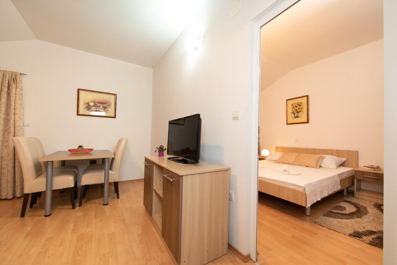 Apartments Simovic Tučepi Екстериор снимка